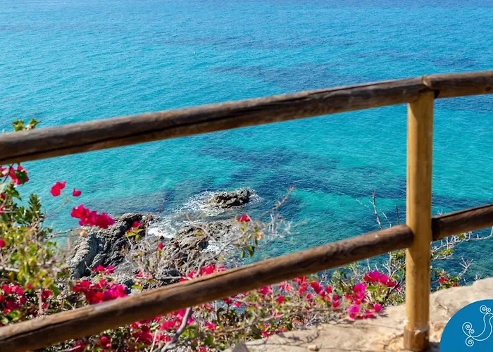 Villa Anna - Charming Dimora Suspended Over The Sea