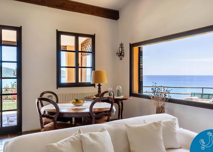 Villa Anna - Charming Dimora Suspended Over The Sea