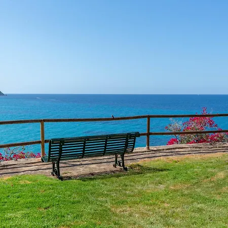 Villa Anna - Charming Dimora Suspended Over The Sea
