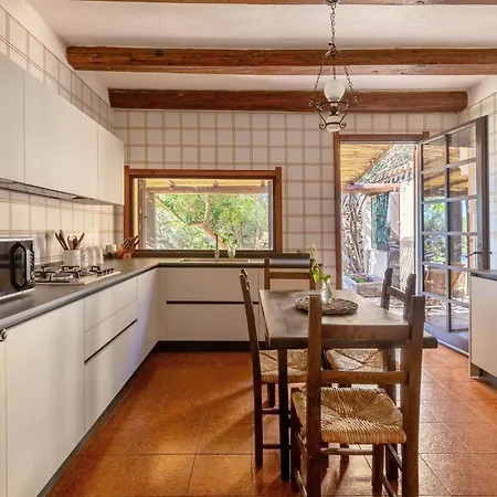 Villa Anna - Charming Dimora Suspended Over The Sea