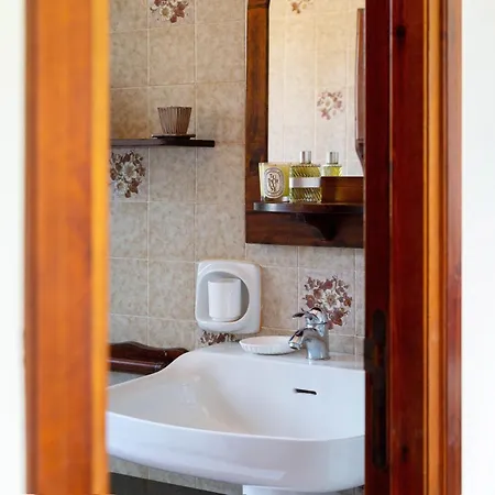 Anna - Charming Dimora Suspended Over The Sea