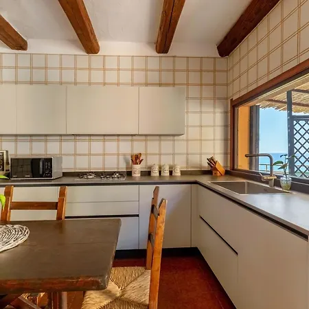 Anna - Charming Dimora Suspended Over The Sea * Geremèas